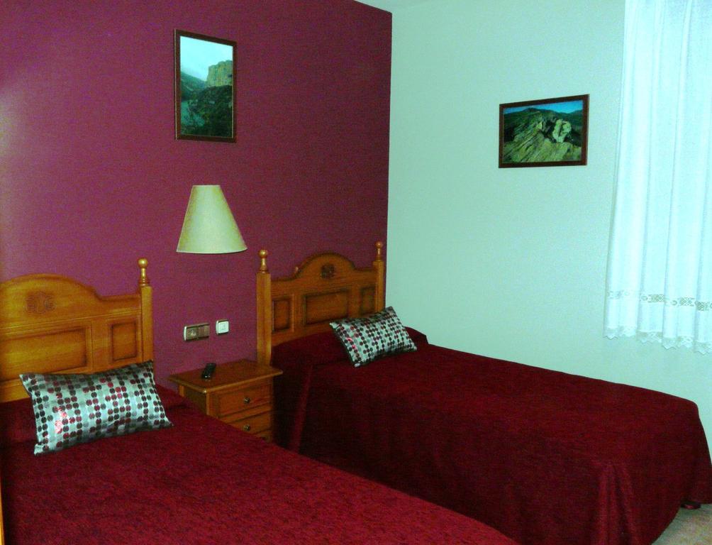 Hostal Rural Casa Castro Alberuela de la Liena Exterior foto
