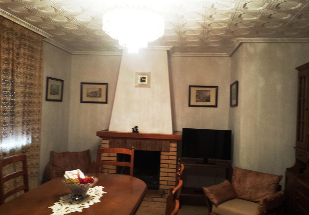 Hostal Rural Casa Castro Alberuela de la Liena Quarto foto